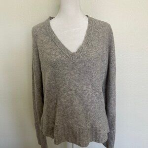 J. CREW V Neck Sweater SZM Merino Apaca Wool Blend Heather Grey Classic Pullover